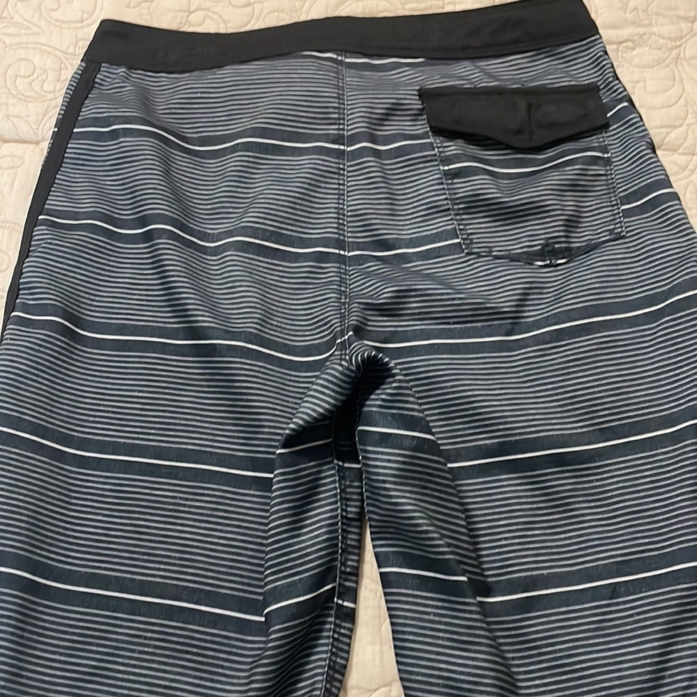Hurley boys Black Striped Swim Shorts Sz 16 - Picture 7 of 9